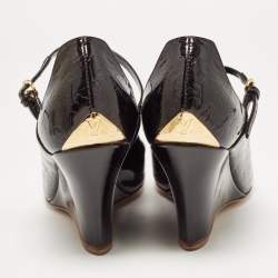 مملوكة مسبقًا Louis Vuitton Plum Monogram Patent Leather Peep Toe Wedge Pumps Size 36.5