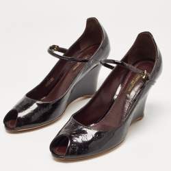 مملوكة مسبقًا Louis Vuitton Plum Monogram Patent Leather Peep Toe Wedge Pumps Size 36.5