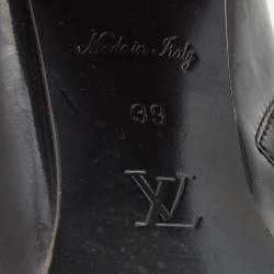 Pre Owned Louis Vuitton Black Patent and Fur Star Trail Ankle Boots Size 39