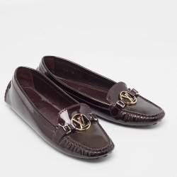 مملوكة مسبقًا Louis Vuitton Burgundy Patent Leather Dauphine Loafers Size 42