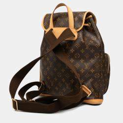 مملوكة مسبقًا ```json
[{ "name": "Louis Vuitton Monogram Sac a Dos Bosphore", "name_ar": "حقيبة ظهر لويس فويتون مونوغرام ساك أ دو بوسفور" }]
```