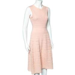 Pre Owned  فستان ميدي إم ميزوني تريكو وردي منقوش بلا أكمام مقاس متوسط - ميديوم