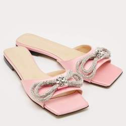 مملوكة مسبقًا حذاء فلات ساتان وردي مزين بكريستال مزدوج من ماتش آند ماتش ربطة مقاس 38