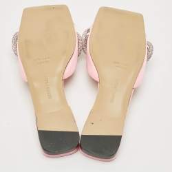 مملوكة مسبقًا حذاء فلات ساتان وردي مزين بكريستال مزدوج من ماتش آند ماتش ربطة مقاس 38