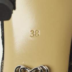 مملوكة مسبقًا حذاء كعب عالي ماك & ماك بي في سي و جلد لامع فضي مع فيونكة مزدوجة مقاس 35