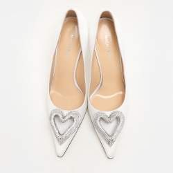 Pre Owned Mach & Mach White Satin Triple Heart Pumps Size 40