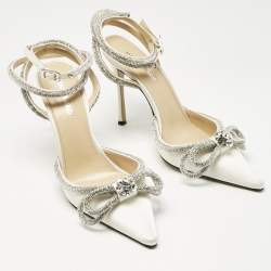 مملوكة مسبقًا حذاء كعب عالي ماك & ماك ساتان أبيض مزخرف بكريستال مع قوس مزدوج يغلق حول الكاحل مقاس 39