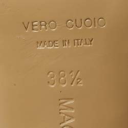 مملوكة مسبقًا صندل ماخ أند ماخ فضي من الجلد وبي في سي مزين بالكريستال مع حزام للكاحل مقاس 39.5