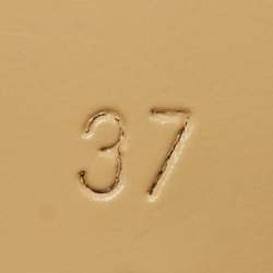 مملوكة مسبقًا حذاء كعب عالي ماتش أند ماتش ساتان وردي فاتح / فضي مزدوج القوس مرصع كريستال مقاس 38.5