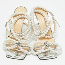 Pre Owned صندل ماك أند ماك جلد فضي مع كريس تالات ولؤلؤ صناعي مُزخرف مع رباط للكاحل مقاس 39