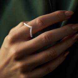 Pre Owned Pearly White Ceramic Chevron Style Sterling Silver Lab Grown Diamond Ring  US 7