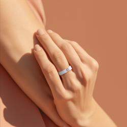 مملوكة مسبقًا خاتم من الذهب الأصفر 14 قيراط مع سيراميك أزرق فاتح دائري وفضة إسترليني مرصع بألماس مزروع مخبريًا بإعداد حافة مقاس الولايات المتحدة 7