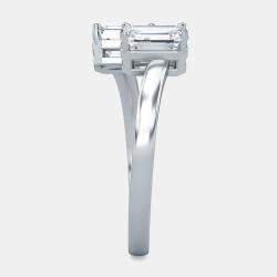 مملوكة مسبقًا خاتم مرصع بحجرين بتصميم مستطيل من الزمرد 14 قيراط بمجموع 3/4 قيراط