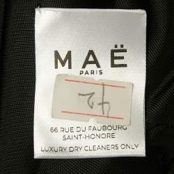 مملوكة مسبقًا فستان M.A.E أسود سا�تان مزدوج الصدر بليسي ماكسي كبير جداً