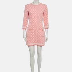 Pre Owned فستان رودينا من الجاكار الوردي المحبوك من ماج بمقاس متوسط