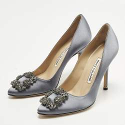 مملوكة مسبقًا Manolo Blahnik Hangisi Size 37 Grey Satin Pumps