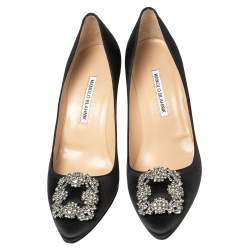 Pre Owned حذاء كعب عالي مانولو بلانيك ساتان أسود مزين هانغيسي مقاس 39