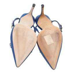 مملوكة مسبقًا صندل مانولو بلانيك مقدمة مدببة مزخرف كريستال لوروم ساتان أزرق مقاس 36