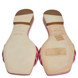 Pre Owned Manolo Blahnik  Pink Leather Buckle Flat Sandals Size 37