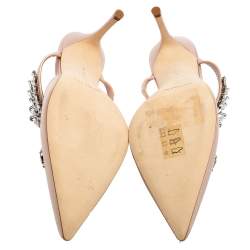 مملوكة مسبقًا صندل مانولو بلانيك لوروم ساتان وردي سلمون مزخرف كريستال مقاس 39