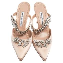 مملوكة مسبقًا صندل مانولو بلانيك لوروم ساتان وردي سلمون مزخرف كريستال مقاس 39