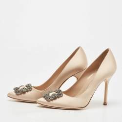 Manolo Blahnik Beige Satin Hangisi Pumps Size 39.5
