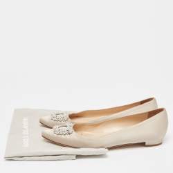 Pre Owned Manolo Blahnik Light Grey Satin Hangisi Flats Size 38.5