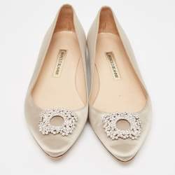 Pre Owned Manolo Blahnik Light Grey Satin Hangisi Flats Size 38.5