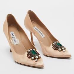 Pre Owned Manolo Blahnik Beige Satin Pearl Embellished Pointed Toe Pumps Size 38.5