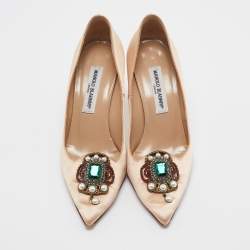 Pre Owned Manolo Blahnik Beige Satin Pearl Embellished Pointed Toe Pumps Size 38.5