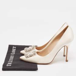 Pre Owned Manolo Blahnik Off White Satin Hangisi Pumps Size 39.5