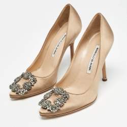 Pre Owned Manolo Blahnik Brown Satin Hangisi Pumps Size 35