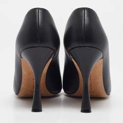 Manolo Blahnik Black Leather Pointed Toe Pumps Size 38.5