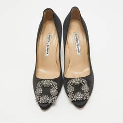 مملوكة مسبقًا Manolo Blahnik Black Satin Hangisi Pumps Size 36.5