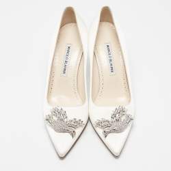 Pre Owned Manolo Blahnik White Satin Rhinestone Pumps Size 37.5