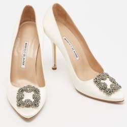 Pre Owned Manolo Blahnik Ivory Satin Hangisi Pumps Size 39.5
