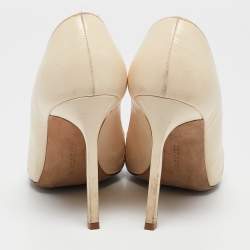 Manolo Blahnik Cream/Black Leather Pointed Toe Pumps Size 37