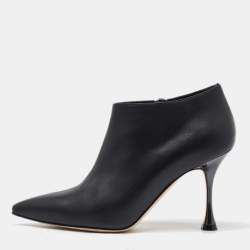 Manolo Blahnik Black Leather Pointed Toe Ankle Length Boots Size 37.5