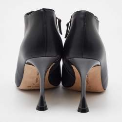 Manolo Blahnik Black Leather Pointed Toe Ankle Length Boots Size 37.5