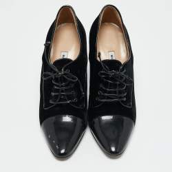 Manolo Blahnik Black Velvet and Patent Leather Lace Up Derby Pumps Size 41