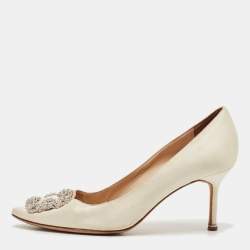 Manolo Blahnik Off White Satin Hangisi Pumps Size 39.5