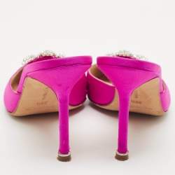 Pre Owned صندل مولز مانولو بلانيك هانغيسي ساتان وردي مقاس 36