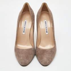Manolo Blahnik Light Grey Suede Round Toe Pumps Size 38