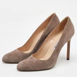 Manolo Blahnik Light Grey Suede Round Toe Pumps Size 38