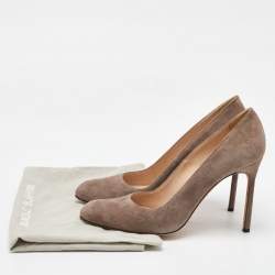 Manolo Blahnik Light Grey Suede Round Toe Pumps Size 38