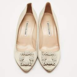 Manolo Blahnik Light Grey Satin Hangisi Crystal Embellished Pumps Size 39.5