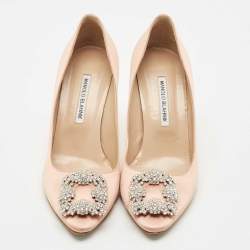 Pre Owned Manolo Blahnik Peach Satin Hangisi Pumps Size 39