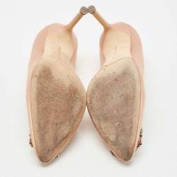Pre Owned Manolo Blahnik Peach Satin Hangisi Pumps Size 39