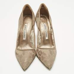 Pre Owned Manolo Blahnik Grey/Gold Mesh and Leather Salola Pumps Size 37