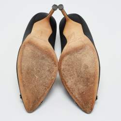 مملوكة مسبقًا حذاء كعب عالي مانولو بلانيك "هانغيسي" ساتان ودانتيل أسود مزخرف كريستال مقاس 40